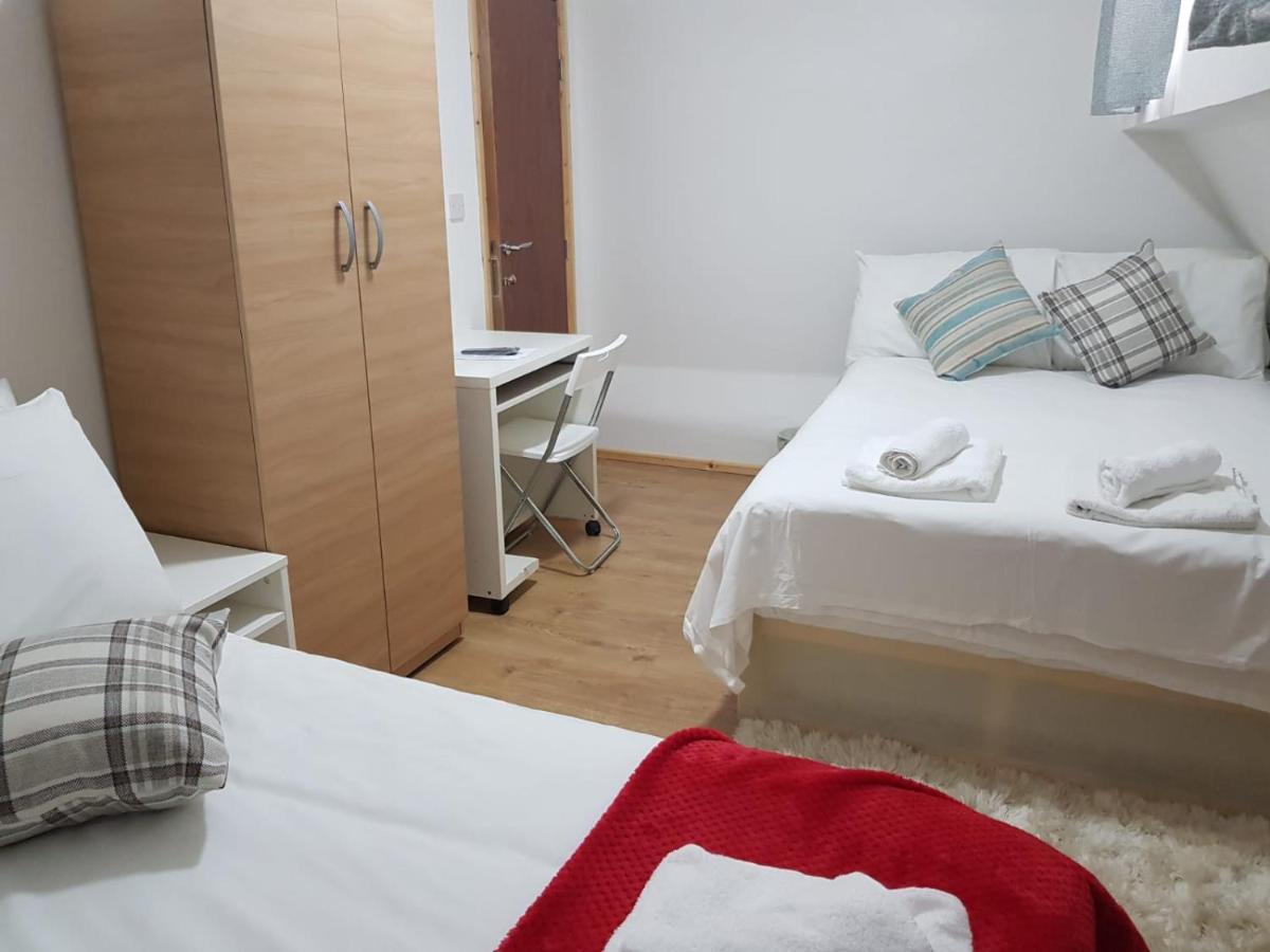 Oyo New City Lodge Londen Buitenkant foto