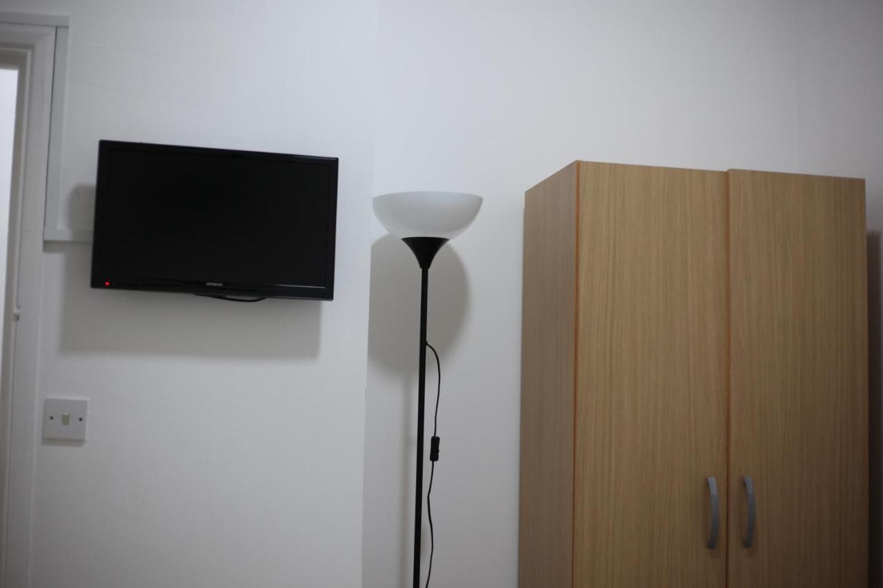 Oyo New City Lodge Londen Buitenkant foto