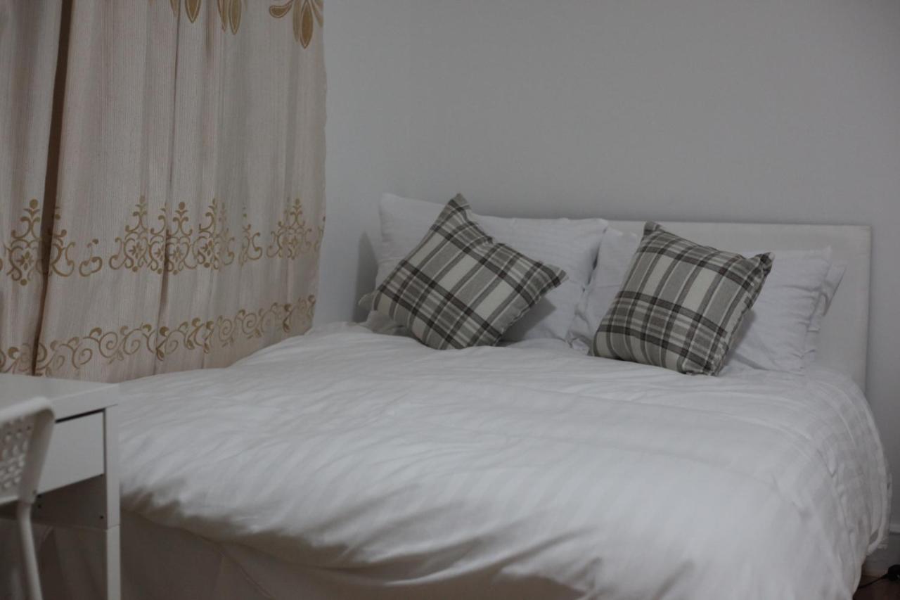 Oyo New City Lodge Londen Buitenkant foto